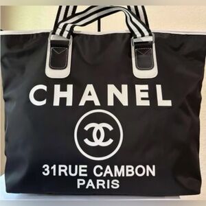 Large CC VIP Gift Tote Black/White Bag New